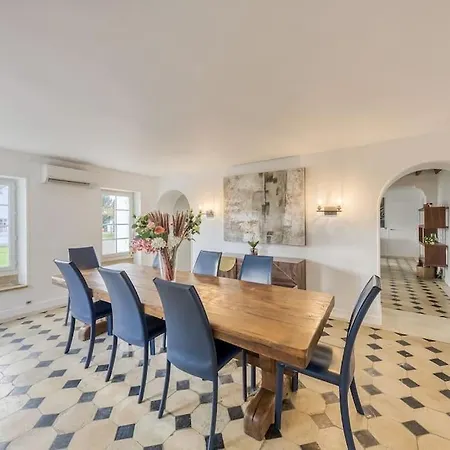 Charmante Maison De 240 M2 Avec Batisse Supplementaire Independante فيلة