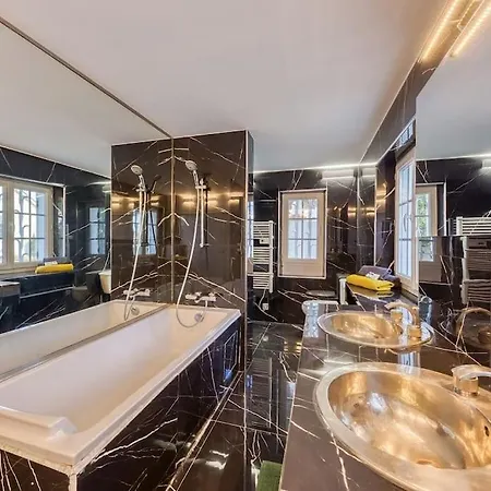 Charmante Maison De 240 M2 Avec Batisse Supplementaire Independante فيلة