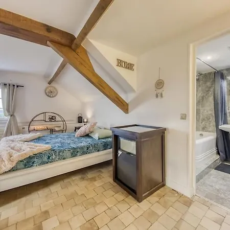 Charmante Maison De 240 M2 Avec Batisse Supplementaire Independante *