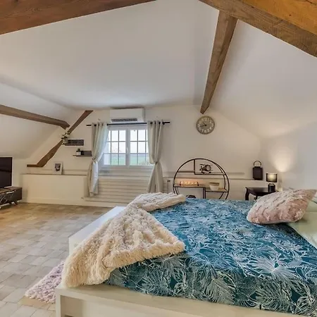 Charmante Maison De 240 M2 Avec Batisse Supplementaire Independante Torvilliers